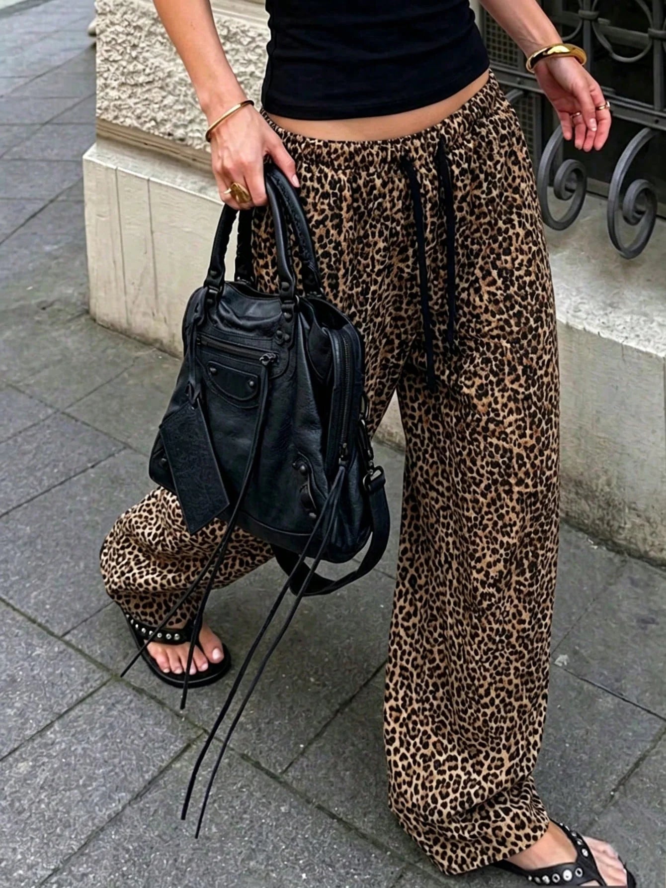 Brown wide-leg drawstring pants