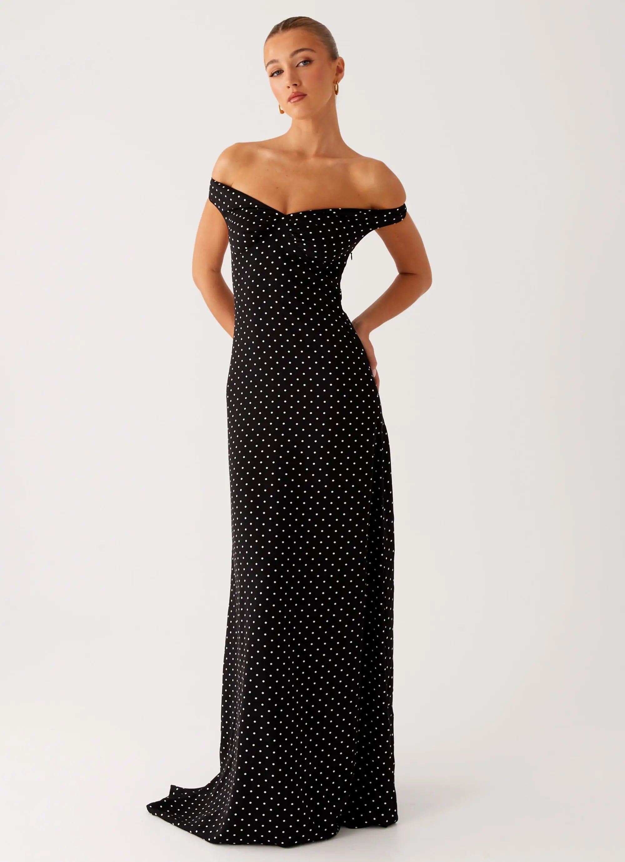 Women's Black Maxi Dress with Sweetheart Neckline | Flattering Long Dress for Sophisticated Evening Wear - Women's | Swe 3