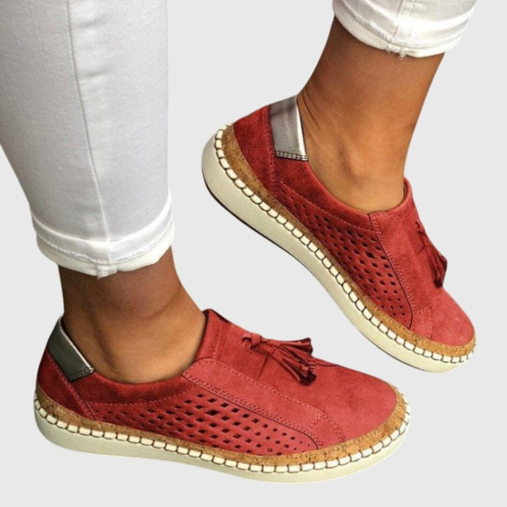 Non-slip outsole of slip-on comfort shoes
