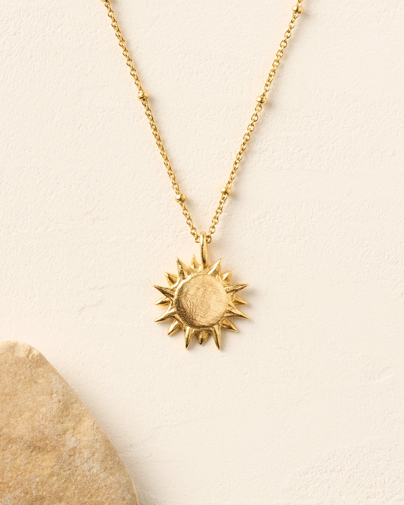 Solea Collection | Gold Necklace with Sun-Inspired Design | Elegant Accessory for Daily Inspiration