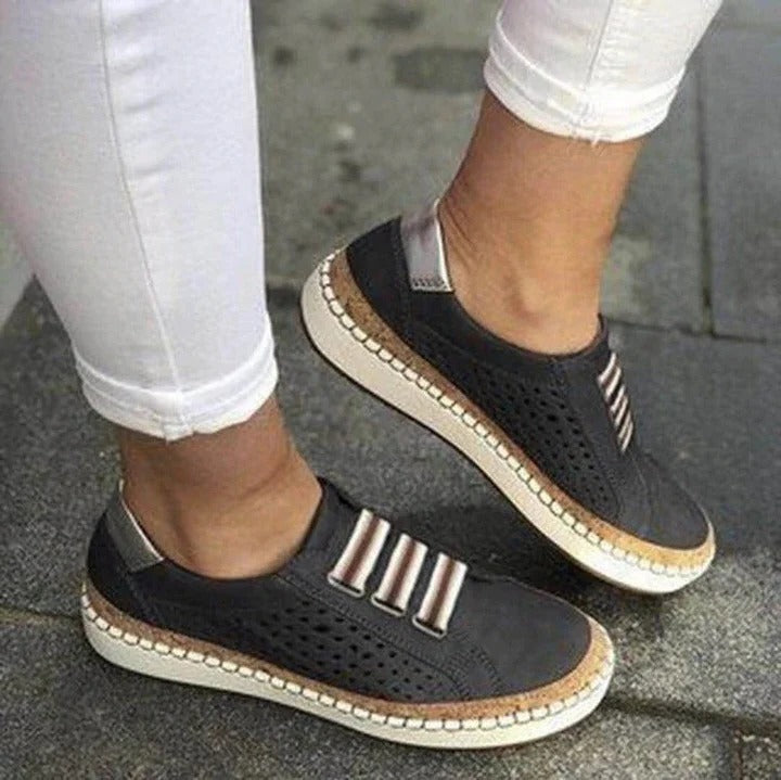 Women's breathable slip-on comfort sneakers in Black